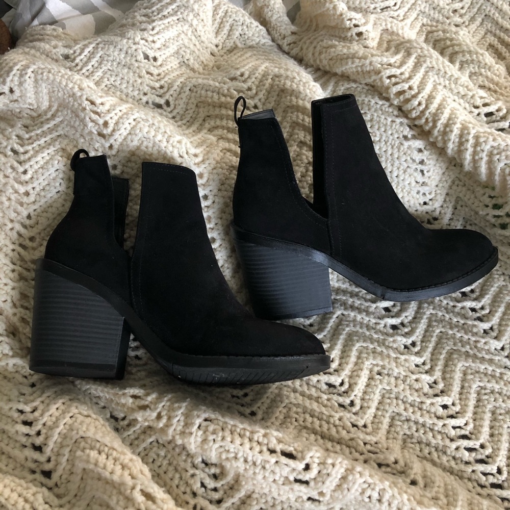 Mossimo Split Black Bootie
